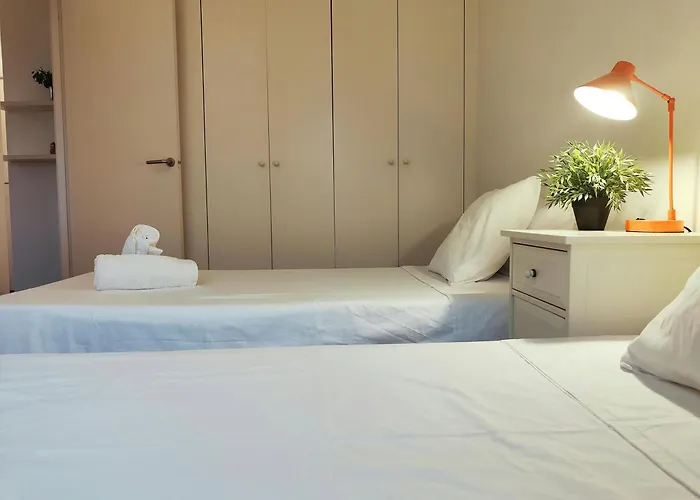 R.g. Tranquil 1br Apt. 2beds. La Rambla Barcellona