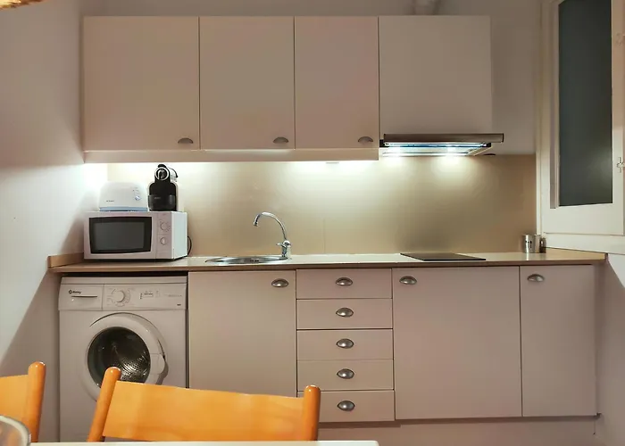 R.g. Tranquil 1br Apt. 2beds. La Rambla