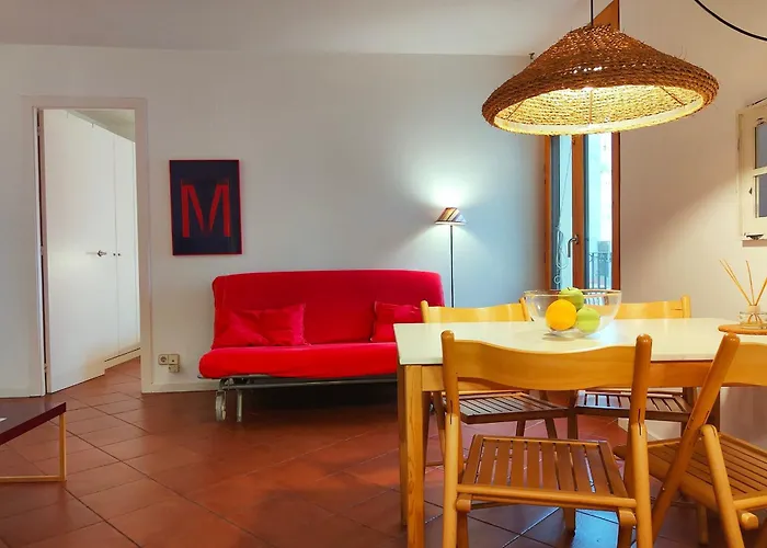 R.g. Tranquil 1br Apt. 2beds. La Rambla Barcelona