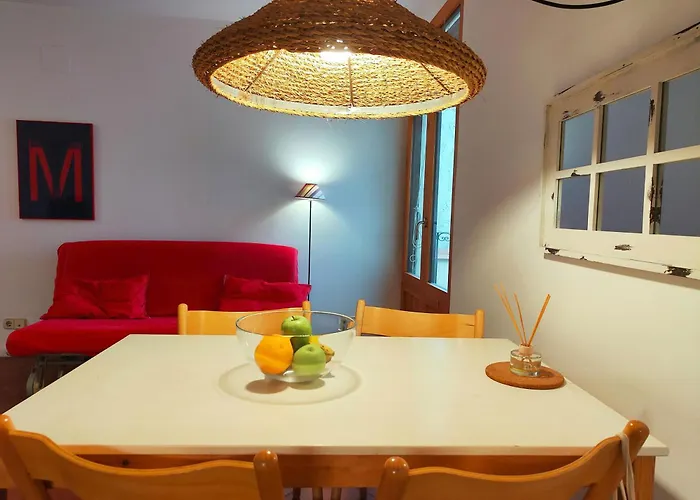 R.g. Tranquil 1br Apt. 2beds. La Rambla *