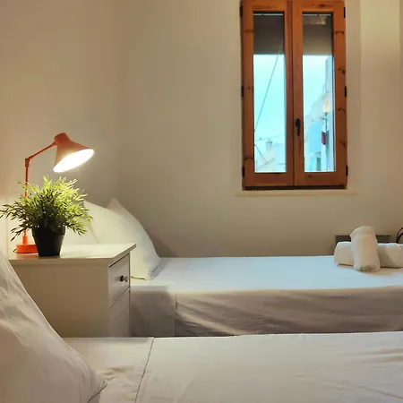 Daire R.g. Tranquil 1br Apt. 2beds. La Rambla Barselona