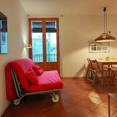 アパート R.g. Tranquil 1br Apt. 2beds. La Rambla バルセロナ