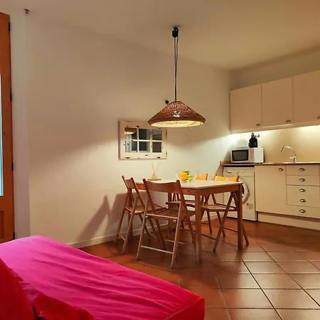 R.g. Tranquil 1br Apt. 2beds. La Rambla *