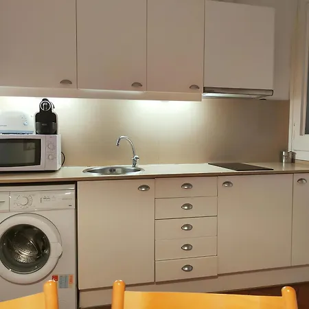 R.g. Tranquil 1br Apt. 2beds. La Rambla * バルセロナ