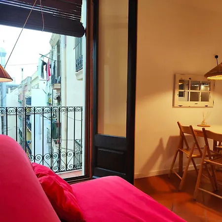 R.g. Tranquil 1br Apt. 2beds. La Rambla