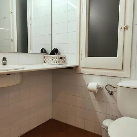 アパート R.g. Tranquil 1br Apt. 2beds. La Rambla バルセロナ