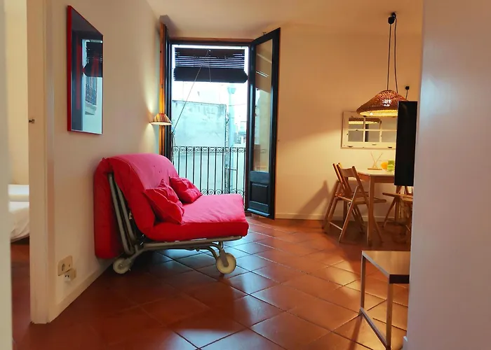 R.g. Tranquil 1br Apt. 2beds. La Rambla *